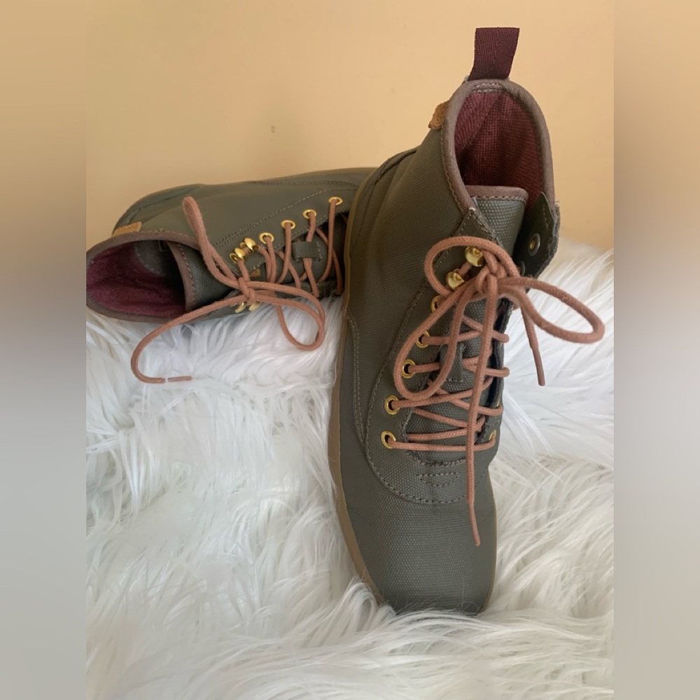 KEDS ladies Scout SPL Canvas olive WX limited edition size 9 VGUC